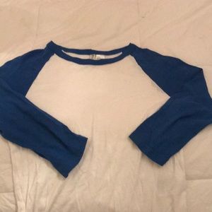 Women’s Medium Blue & White Baseball Tee